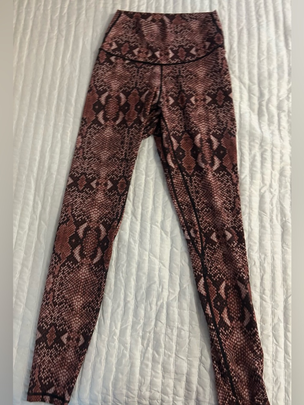 Snake Print High-Waist Leggings - Burgundy & Black